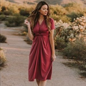 Midi twist dress. Maternity.